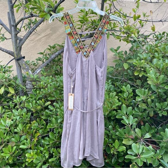 đBlush NoirâBeige Dressâw/âcolorfulâfloralâstraps.âSzâLargeâNWT! - Picture 2 of 9